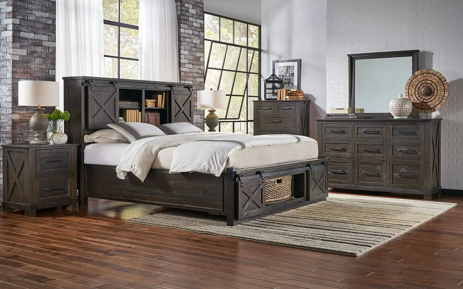 Sun Valley Queen Storage Hdbr W/ Rotating Storage